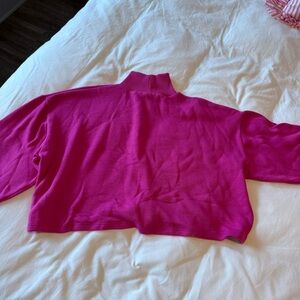 Cropped Zara magenta sweater